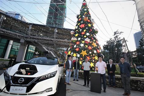 Nissan LEAF lights up Ortigas Christmas tree to spread the .